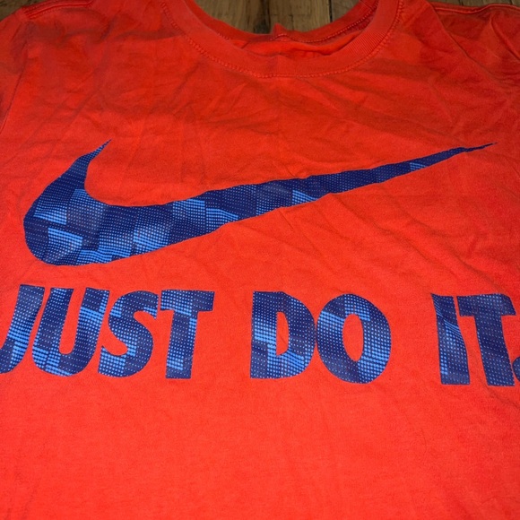 nike tee - Picture 2 of 4
